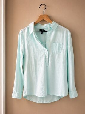 GAP Pale Mint Button-Front Collared Women's Shirt